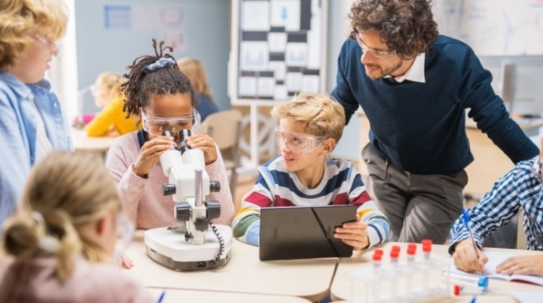 Why Hands-On Learning Still Matters in a Digital World